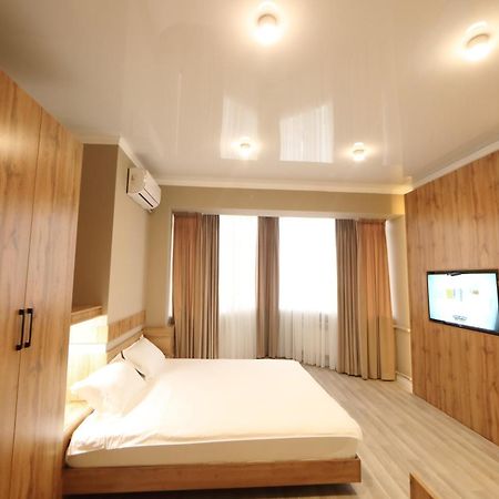 Cozy Hostel Bishkek Esterno foto
