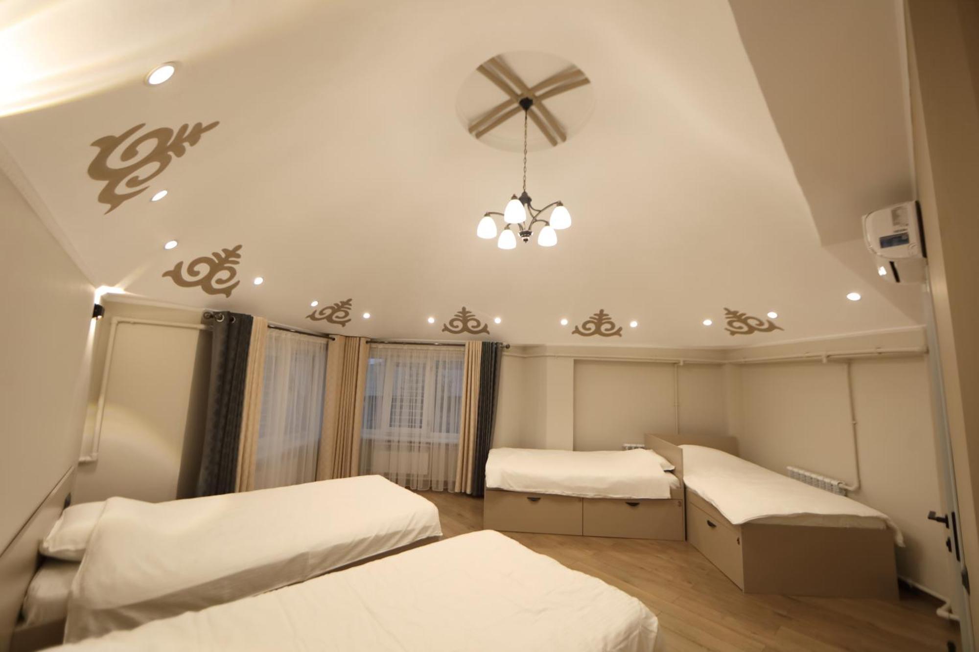 Cozy Hostel Bishkek Esterno foto