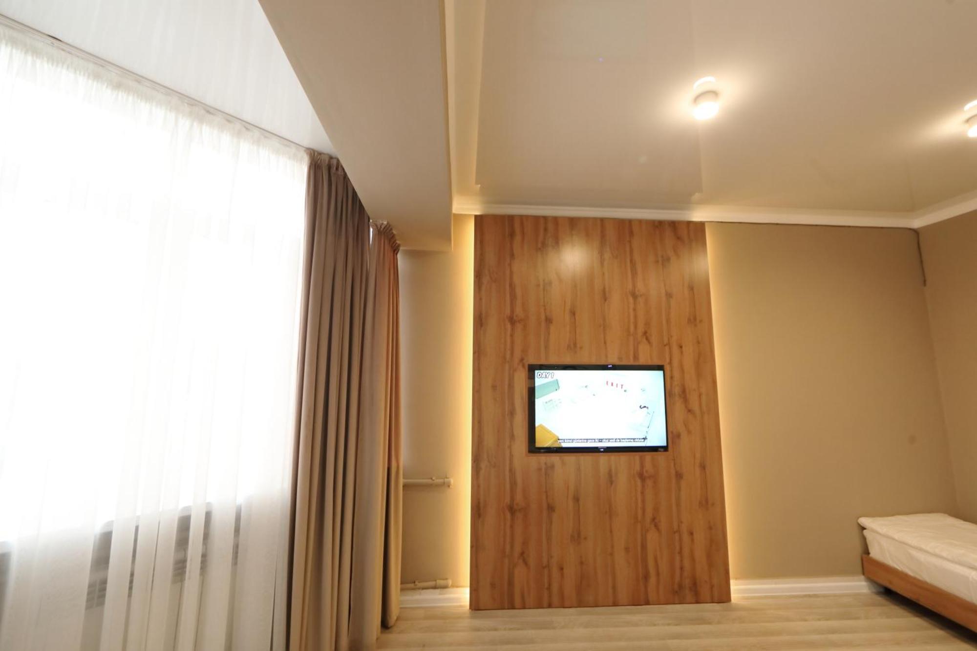 Cozy Hostel Bishkek Esterno foto